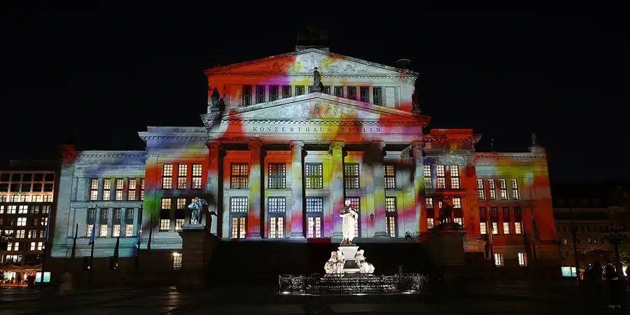 104 | 2019 | Berlin | Gendarmenmarkt – Konzerthaus Berlin | © carsten riede fotografie