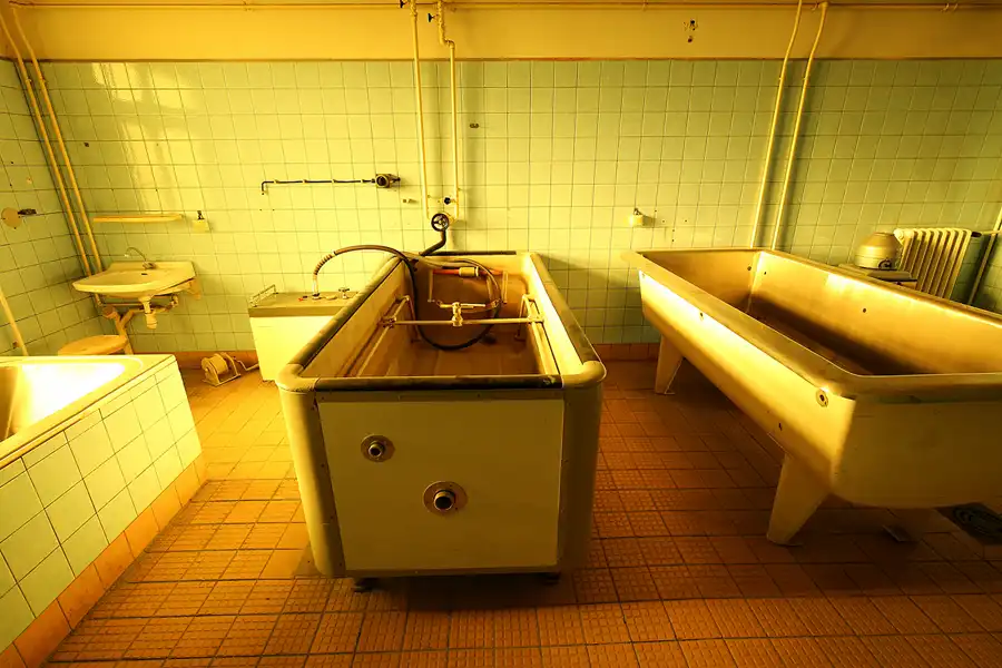 005 | 2020 | Berlin | Das Haftkrankenhaus in der Untersuchungshaftanstalt des Ministeriums für Staatssicherheit der DDR (MfS) Hohenschönhausen | © carsten riede fotografie