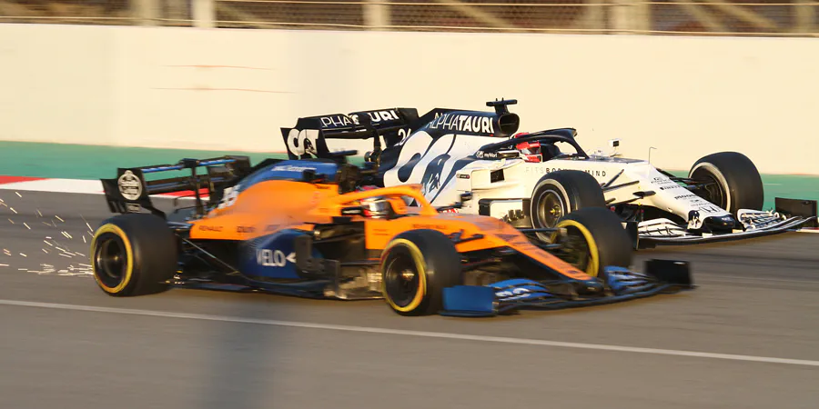 305 | 2020 | Barcelona | McLaren-Renault MCL35 | Carlos Sainz jr. + AlphaTauri-Honda AT01 | Daniil Kvyat | © carsten riede fotografie