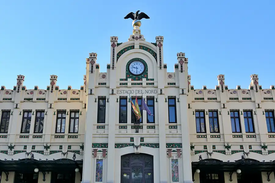 001 | 2020 | Valencia | Estació del Nord | © carsten riede fotografie