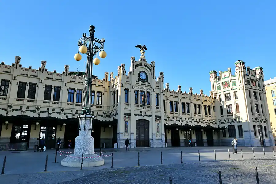 002 | 2020 | Valencia | Estació del Nord | © carsten riede fotografie