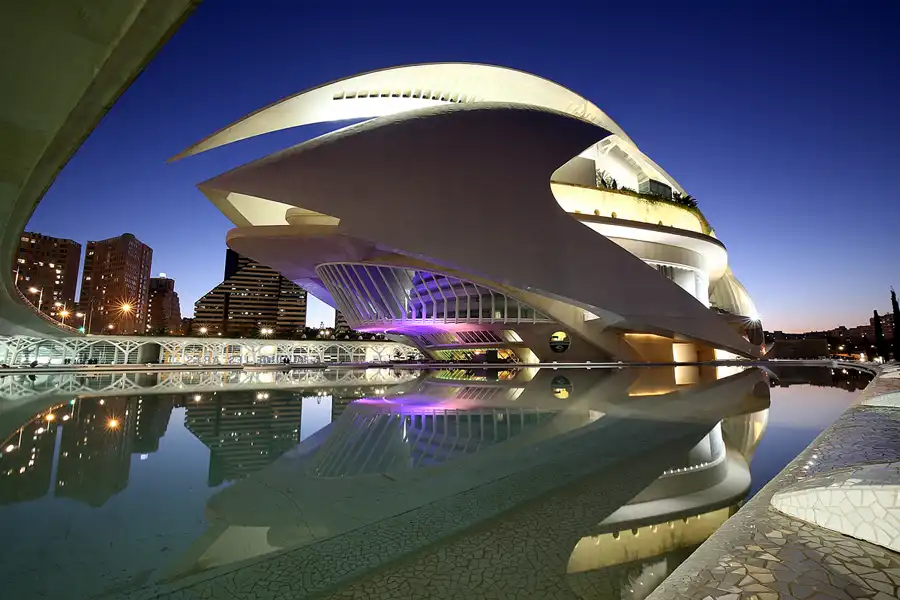 025 | 2020 | Valencia | Ciutat de les Arts i les Ciències | © carsten riede fotografie