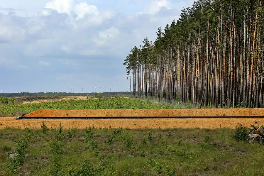 105 | 2020 | Weisswasser | Tonbahn – Abzweig Mühlrose | © carsten riede fotografie