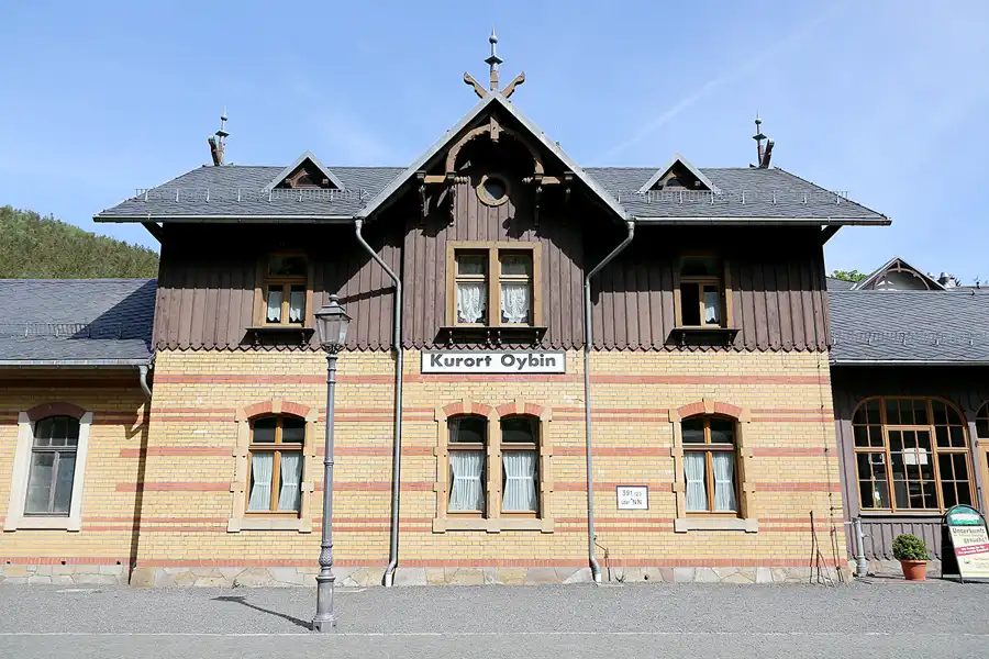 008 | 2020 | Oybin | Zittauer Schmalspurbahn – Bahnhof Oybin | © carsten riede fotografie