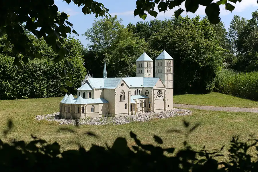 002 | 2020 | Gingst | Rügen Park | © carsten riede fotografie