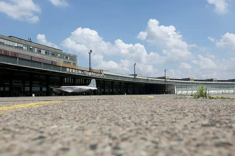 070 | 2020 | Berlin | Flughafen Tempelhof | © carsten riede fotografie