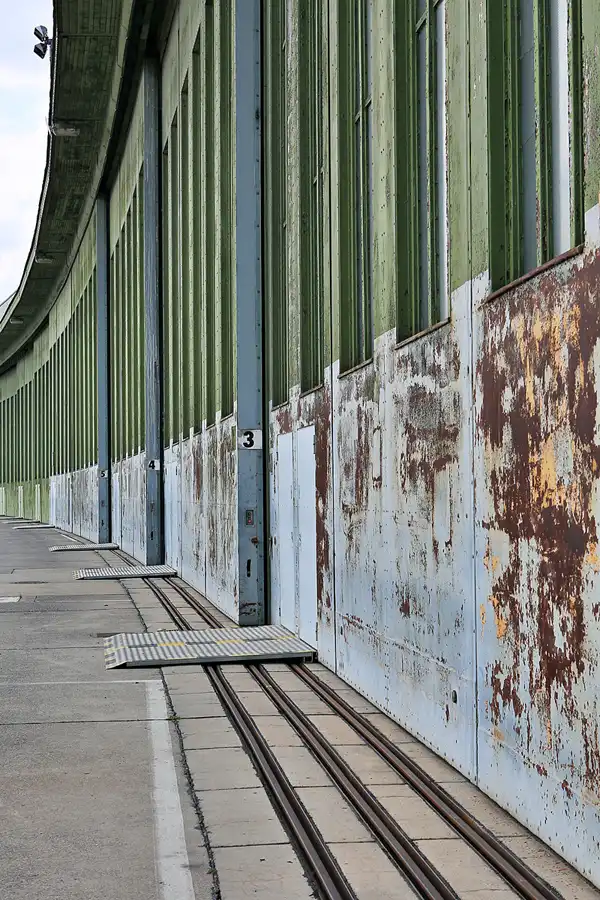 077 | 2020 | Berlin | Flughafen Tempelhof | © carsten riede fotografie