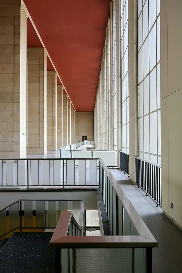 098 | 2020 | Berlin | Flughafen Tempelhof | © carsten riede fotografie