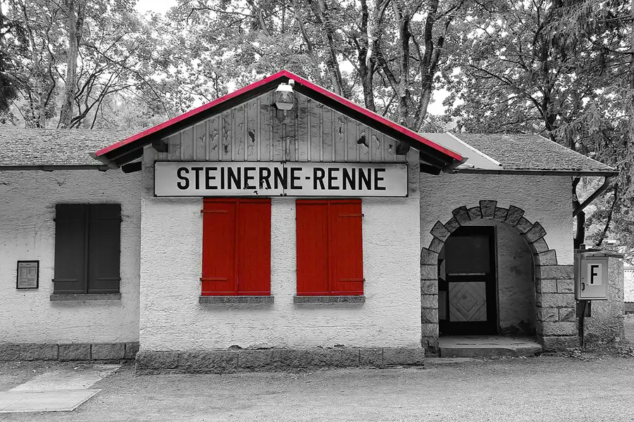 121 | 2020 | Steinerne Renne | Bahnhof | © carsten riede fotografie