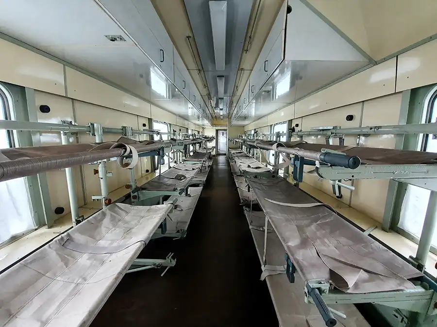 100 | 2020 | Stassfurt | Bahnbetriebswerk Stassfurt – Katastrophenzug der Deutschen Reichsbahn – K9-Zug | © carsten riede fotografie