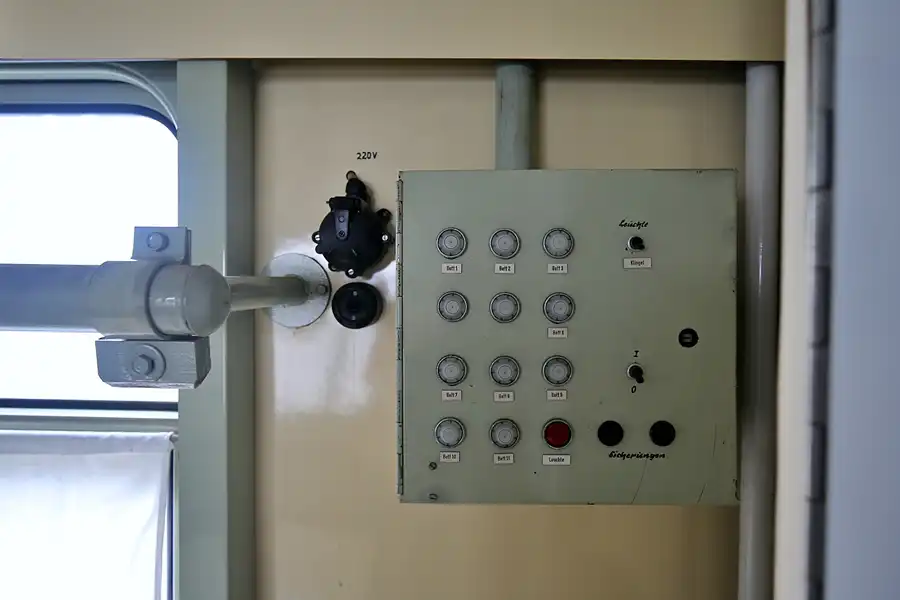 103 | 2020 | Stassfurt | Bahnbetriebswerk Stassfurt – Katastrophenzug der Deutschen Reichsbahn – K9-Zug | © carsten riede fotografie