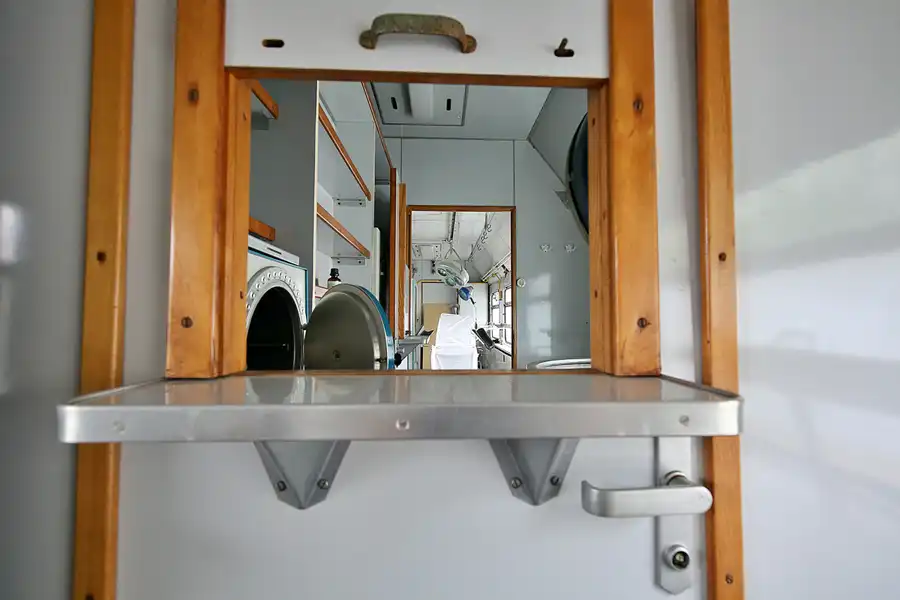 108 | 2020 | Stassfurt | Bahnbetriebswerk Stassfurt – Katastrophenzug der Deutschen Reichsbahn – K9-Zug | © carsten riede fotografie