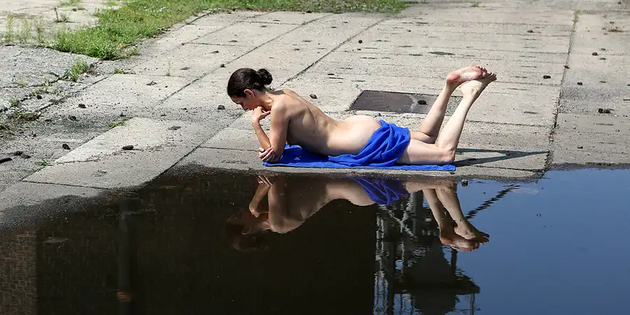 112 | 2020 | Wittenberge | Bahnbetriebswerk Wittenberge – Historischer Lokschuppen – Model Nadine L'Adorée | © carsten riede fotografie