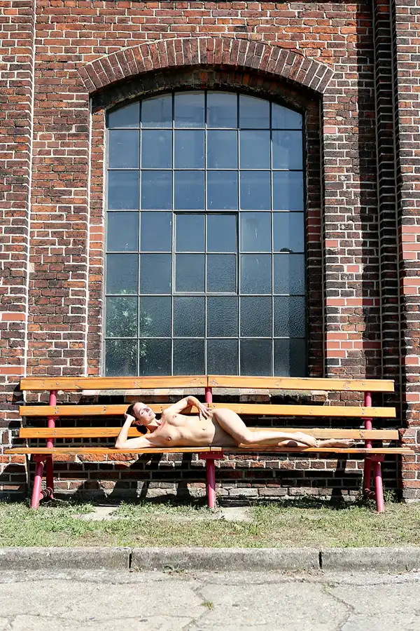 272 | 2020 | Wittenberge | Bahnbetriebswerk Wittenberge – Historischer Lokschuppen – Model Nadine L'Adorée | © carsten riede fotografie