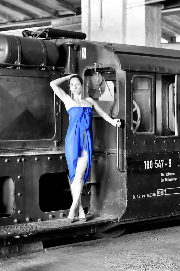 318 | 2020 | Wittenberge | Bahnbetriebswerk Wittenberge – Historischer Lokschuppen – Model Nadine L'Adorée | © carsten riede fotografie