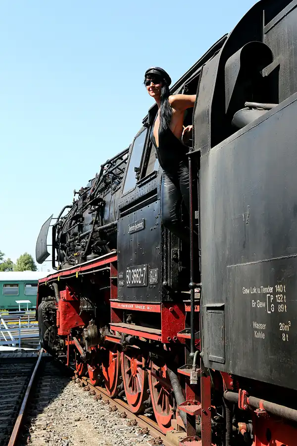 331 | 2020 | Wittenberge | Bahnbetriebswerk Wittenberge – Historischer Lokschuppen – Model Romy | © carsten riede fotografie