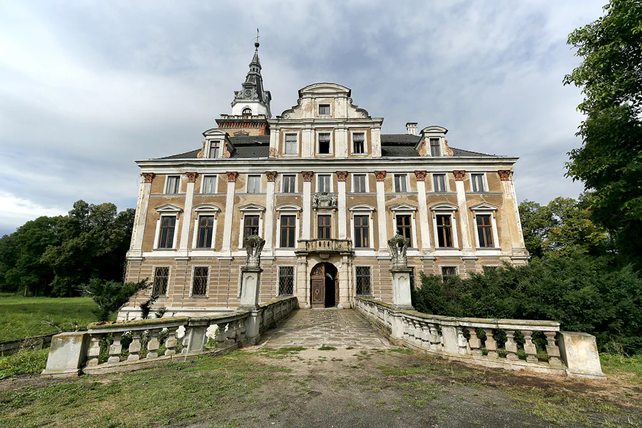 002 | 2020 | Roztoka | Pałac W Roztoce – Schloss Rohnstock | © carsten riede fotografie