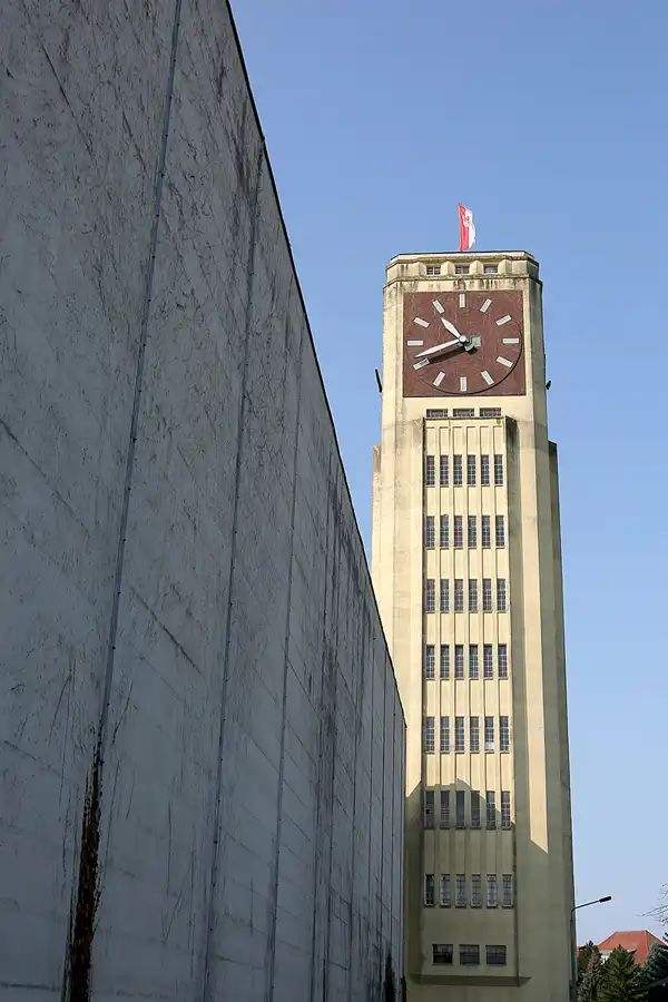 077 | 2020 | Wittenberge | Veritas Park – Uhrenturm | © carsten riede fotografie