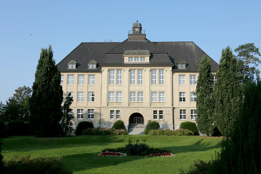 021 | 2020 | Wittenberge | Marie-Curie-Gymnasium Haus II | © carsten riede fotografie