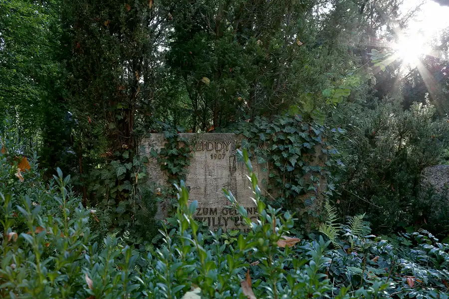 016 | 2020 | Weimar | Historischer Friedhof | © carsten riede fotografie