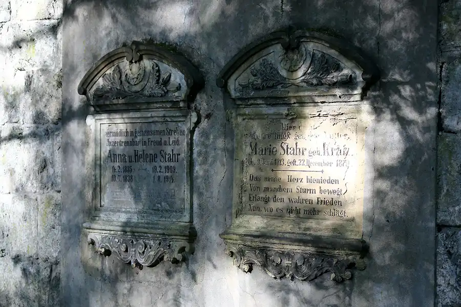 053 | 2020 | Weimar | Historischer Friedhof | © carsten riede fotografie