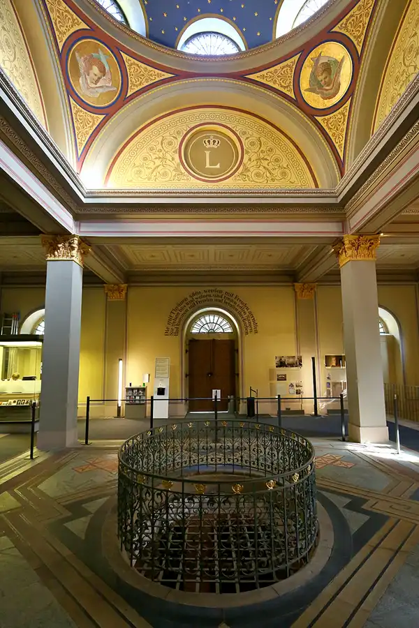 080 | 2020 | Weimar | Historischer Friedhof – Fürstengruft | © carsten riede fotografie