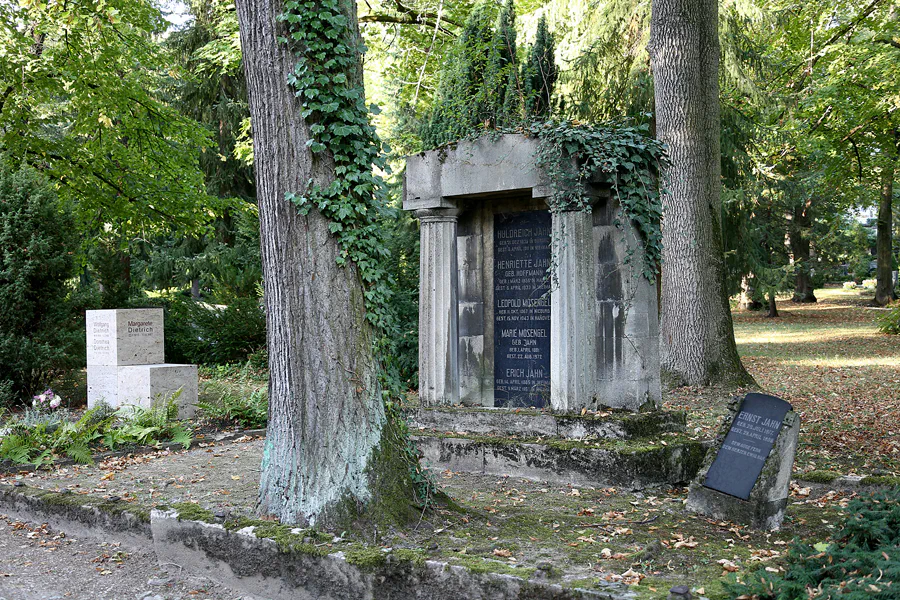 015 | 2020 | Weimar | Historischer Friedhof | © carsten riede fotografie