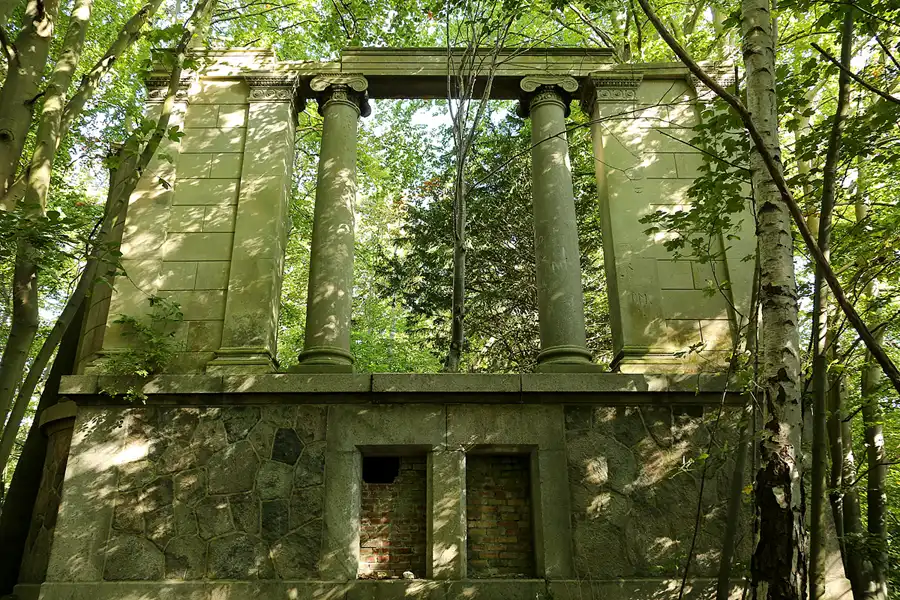 111 | 2020 | Sassnitz | Schloss Dwasieden | © carsten riede fotografie