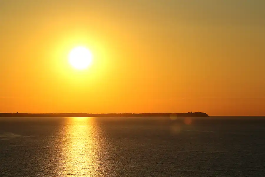 008 | 2021 | Lohme | Sonnenuntergang am Kap Arkona | 2021-06-08 – 21:10 | T minus 30 Minuten | © carsten riede fotografie