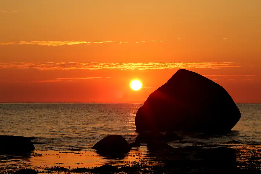018 | 2021 | Lohme | Sonnenaufgang am Schwanenstein | 2021-06-09 – 04:42 | T plus 14 Minuten | © carsten riede fotografie