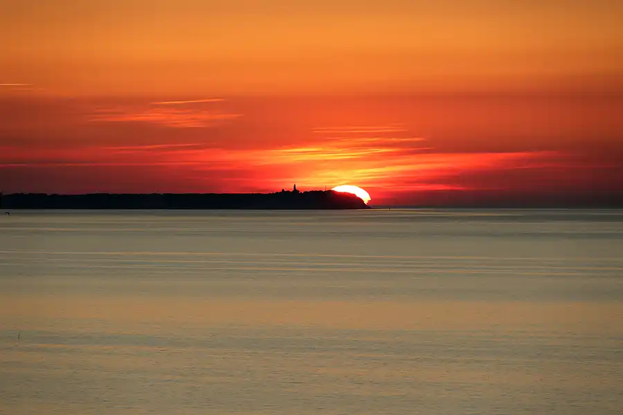 025 | 2021 | Lohme | Sonnenuntergang am Kap Arkona | 2021-06-09 – 21:38 | T minus 3 Minuten | © carsten riede fotografie