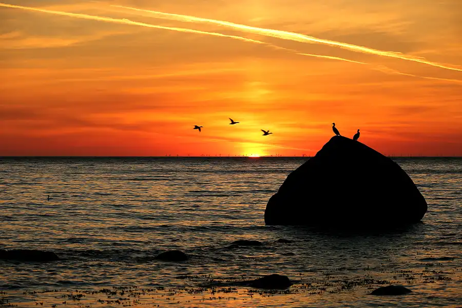 087 | 2021 | Lohme | Sonnenaufgang am Schwanenstein | 2021-06-17 – 04:28 | T minus 2 Minuten | © carsten riede fotografie