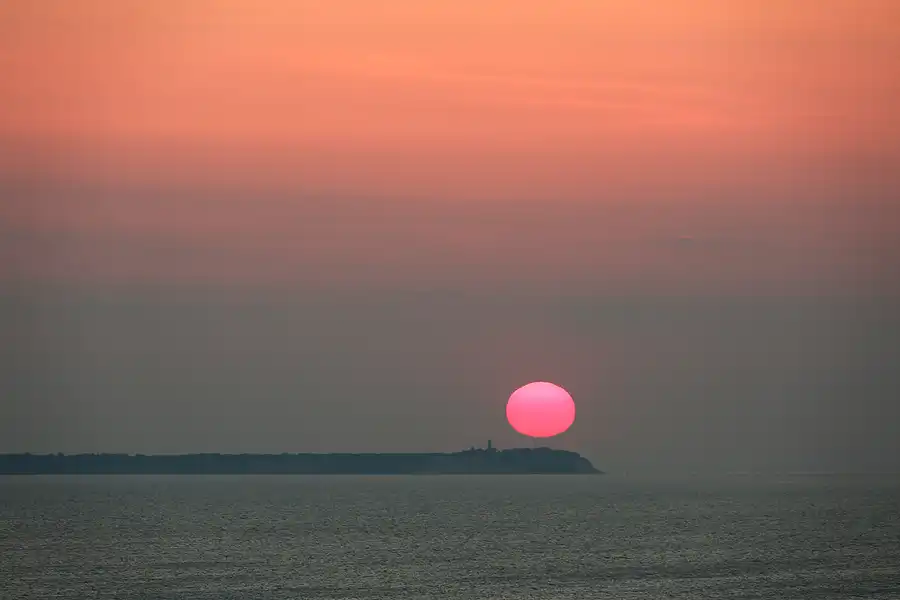 098 | 2021 | Lohme | Sonnenuntergang am Kap Arkona | 2021-06-17 – 21:38 | T minus 8 Minuten | © carsten riede fotografie