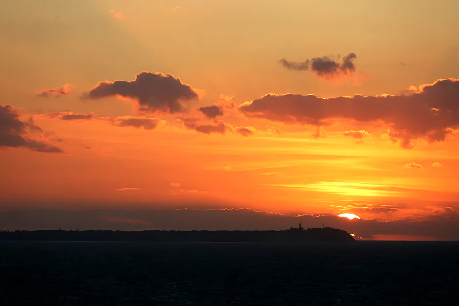 050 | 2021 | Lohme | Sonnenuntergang am Kap Arkona | 2021-06-12 – 21:39 | T minus 5 Minuten | © carsten riede fotografie