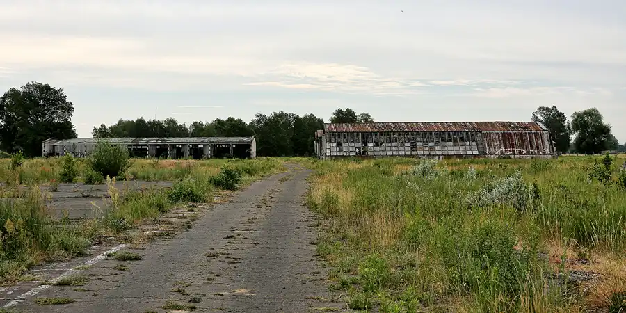006 | 2021 | Schönwalde | Flugplatz Schönwalde | © carsten riede fotografie