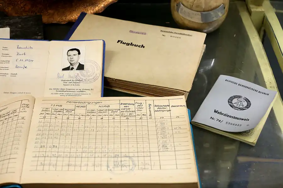 032 | 2021 | Neuhardenberg | Flugplatz EDON | © carsten riede fotografie