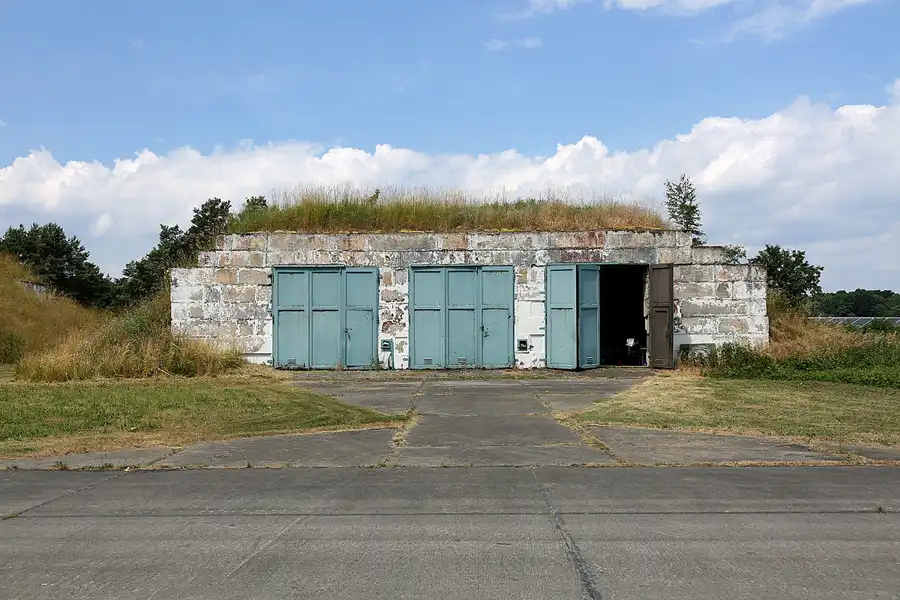 060 | 2021 | Neuhardenberg | Flugplatz EDON | © carsten riede fotografie