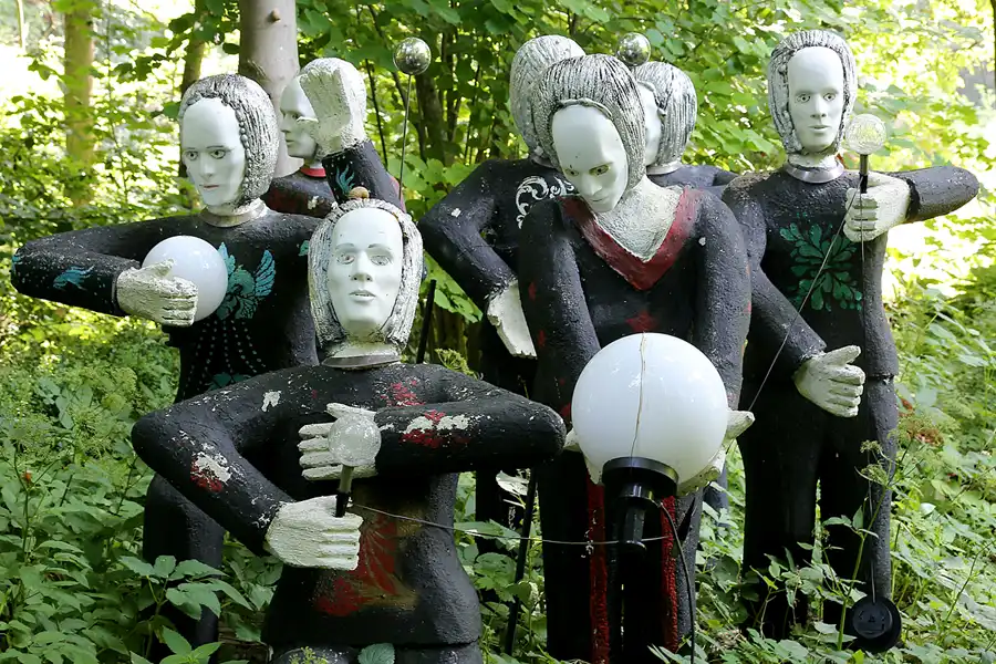 061 | 2021 | Milda – OT Plinz | Skulpturengarten | © carsten riede fotografie