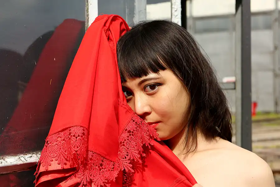 095 | 2021 | Arnstadt | Bahnbetriebswerk Arnstadt – Model Yuli Hung | © carsten riede fotografie