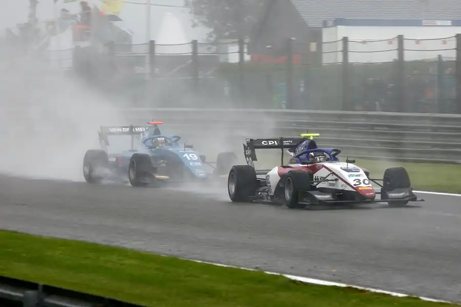 055 | 2021 | Spa-Francorchamps | FIA Formula 3 | Dallara-Mecachrome G319 | MP Motorsport | Tijmen van der Helm + Dallara-Mecachrome G319 | Charouz Racing System | Enzo Fittipaldi | © carsten riede fotografie