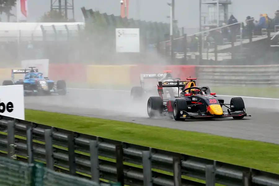070 | 2021 | Spa-Francorchamps | FIA Formula 3 | Dallara-Mecachrome G319 | Carlin Buzz Racing | Jonny Edgar + Dallara-Mecachrome G319 | Carlin Buzz Racing | Jonny Edgar | © carsten riede fotografie