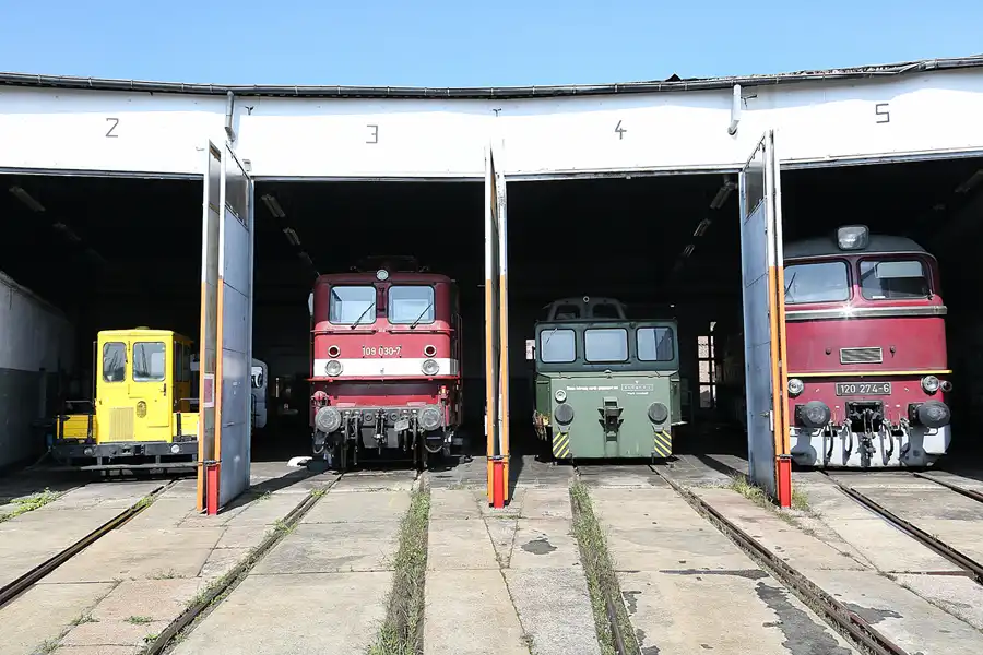 049 | 2021 | Arnstadt | Bahnbetriebswerk Arnstadt – Lokschuppen | © carsten riede fotografie
