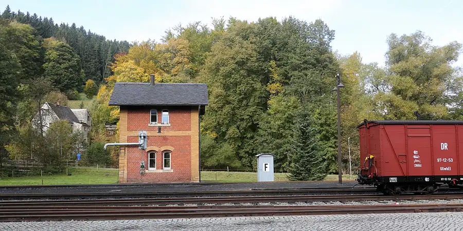 032 | 2021 | Steinbach bei Jöhstadt | Bahnhof – Pressnitztalbahn | © carsten riede fotografie