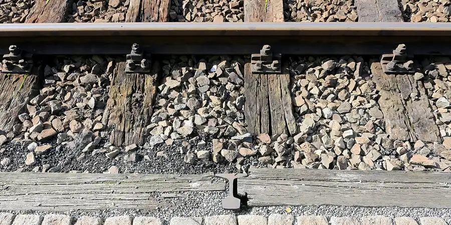 049 | 2021 | Forellenhof | Haltepunkt – Pressnitztalbahn | © carsten riede fotografie