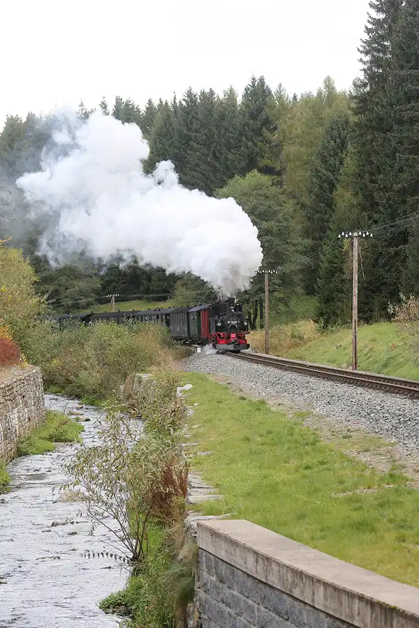 173 | 2021 | Jöhstadt | Haltepunkt Ausstellungs- und Fahrzeughalle – Pressnitztalbahn | © carsten riede fotografie