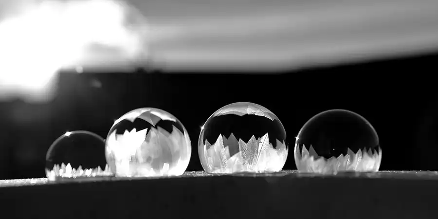 011 | 2021 | Berlin | Frozen Bubbles – Gefrorene Seifenblasen | © carsten riede fotografie