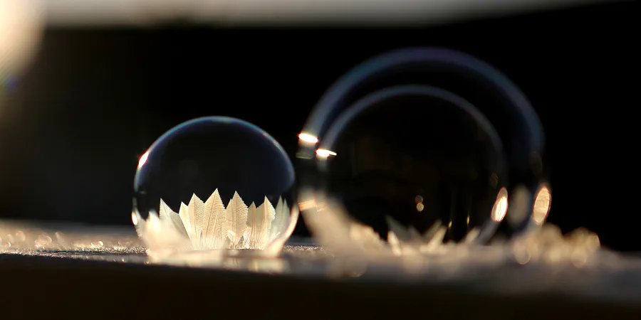 001 | 2021 | Berlin | Frozen Bubbles – Gefrorene Seifenblasen | © carsten riede fotografie