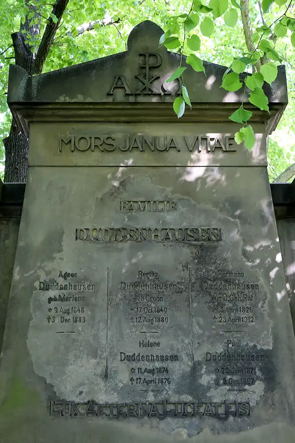 043 | 2022 | Berlin | Alter St.-Matthäus-Kirchhof | © carsten riede fotografie