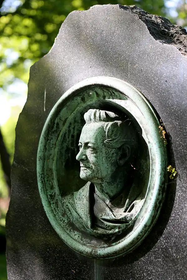 061 | 2022 | Berlin | Alter St.-Matthäus-Kirchhof | © carsten riede fotografie