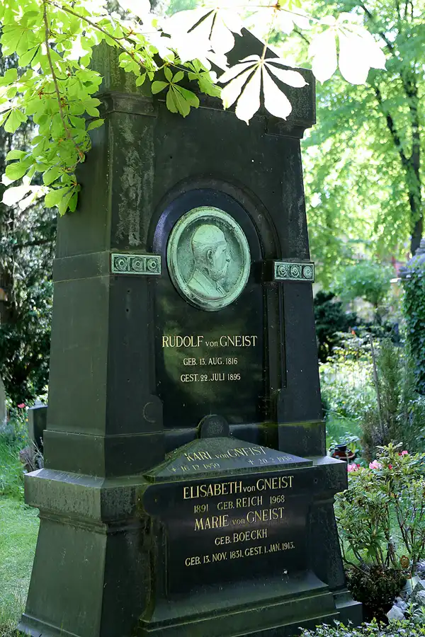 062 | 2022 | Berlin | Alter St.-Matthäus-Kirchhof | © carsten riede fotografie